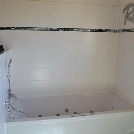 بيت للعطل Hm *